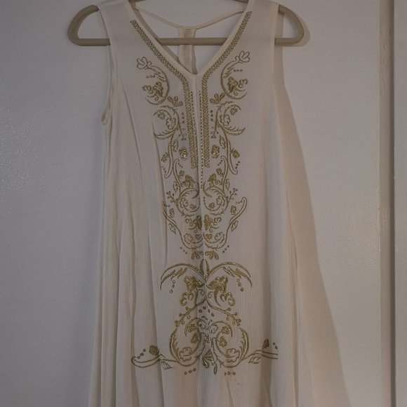 White Dress - Picture 1 of 5